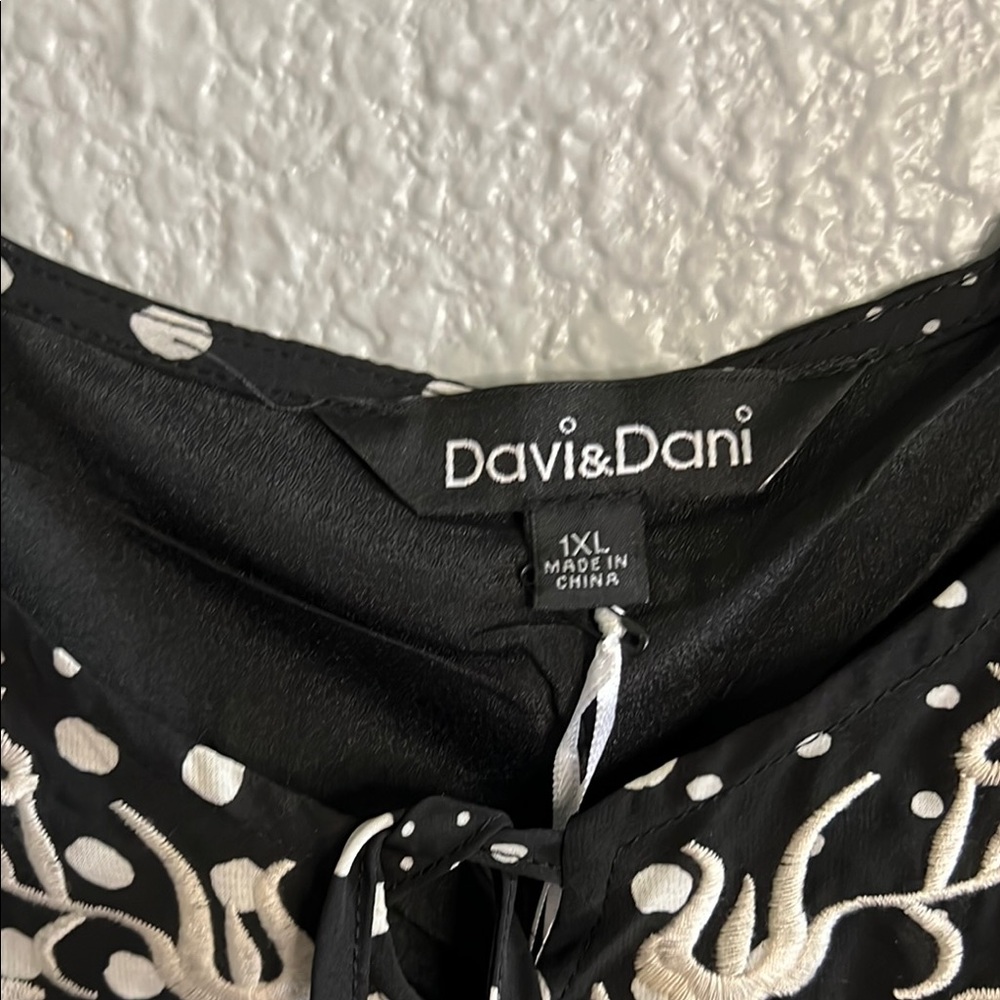 Davi & Dani Black and Cream Polka Dot Dress NWT 1X - Picture 2 of 7